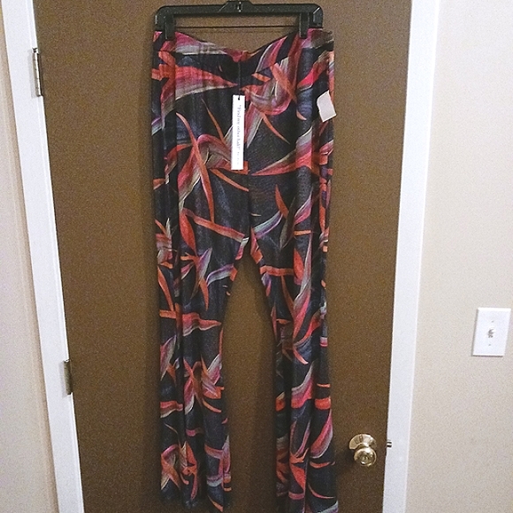 AKIRA Mesh 2-Piece Set - Picture 4 of 4